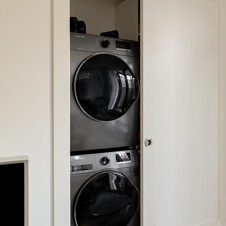 Welcome To Kinn Apartment - Lovely One Bedroom Vancouver Exterior foto