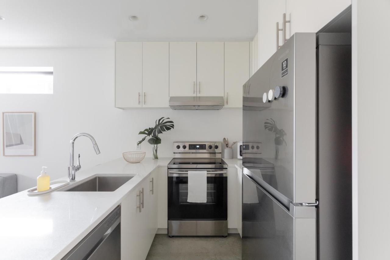 Welcome To Kinn Apartment - Lovely One Bedroom Vancouver Exterior foto